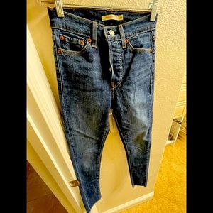 Levi’s Wedgie Skinny Jeans size 24
